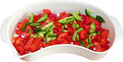 papryka sodka pokrojona w kosteczk, papryka chili zielona i czerwona, pojemnik plastikowy do gotowania na parze